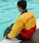 TRAINING, POOL, EXERCISES
Always keep your eyes on the pool during your exercises 6